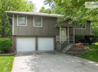 1215 SE 5th St, Lees Summit, MO 64063