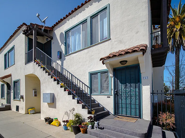 717 Gaviota Ave — Photo 13