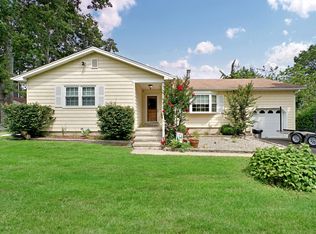 950 Raleigh Dr, Toms River, NJ 08753