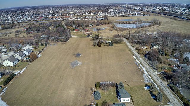 1st image of 9746 S Carls Dr