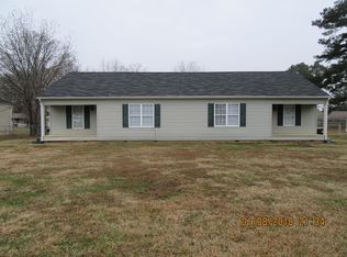 705 Stillwood Dr, Dalton, GA 30721