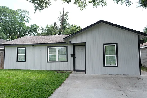 3422 Bacon St Photo 1