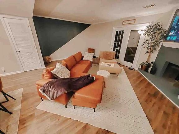 3rd image of 4004 Pat Mell Pl SE
