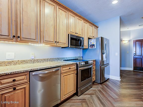 5th image of 1 Riverpointe Plz APT 1105