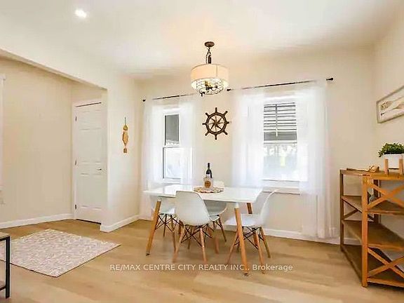 2nd image of 221 Colborne St #1