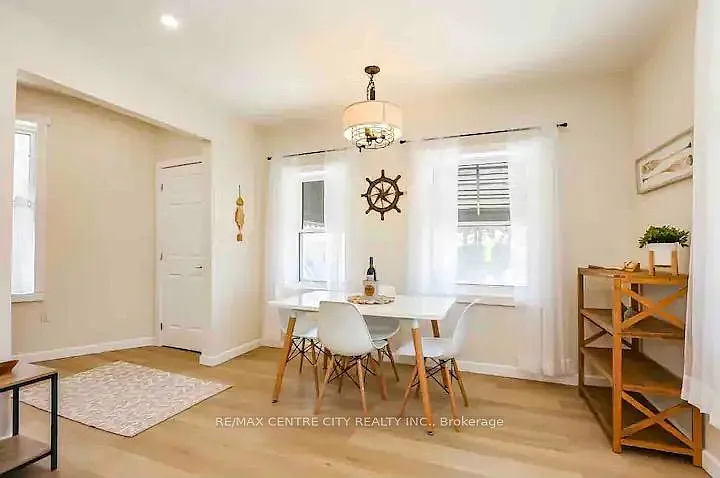 Building Photo - 221 Colborne St #1