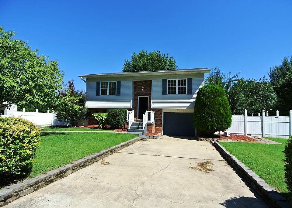 1st image of 2813 W Lakeview Dr