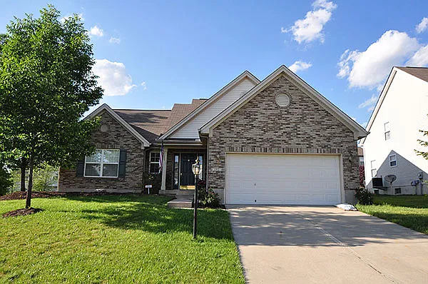 192 Bentridge Dr photo 1