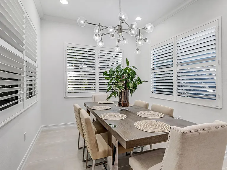 9264 Glenforest Dr — Photo 16