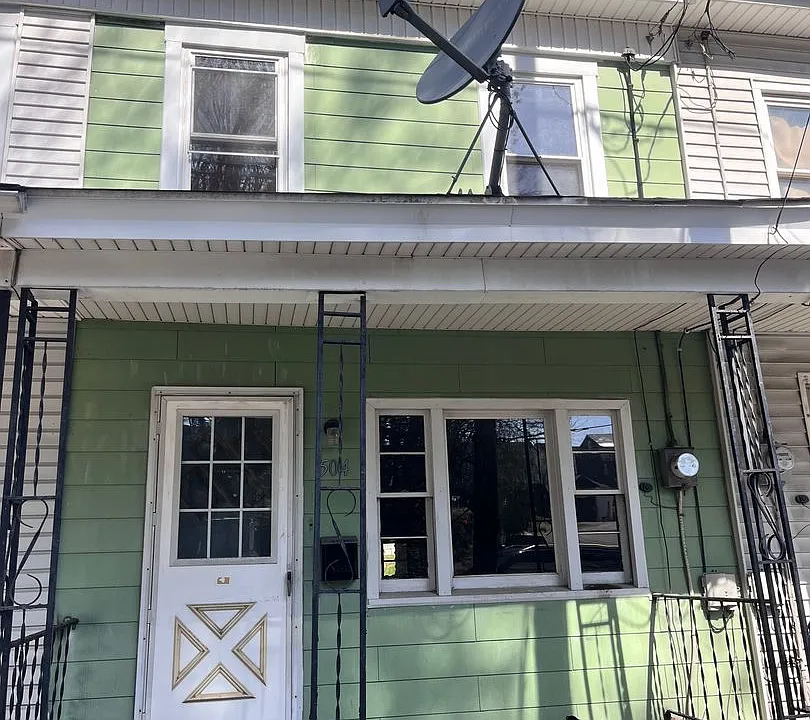 504 Laurel St