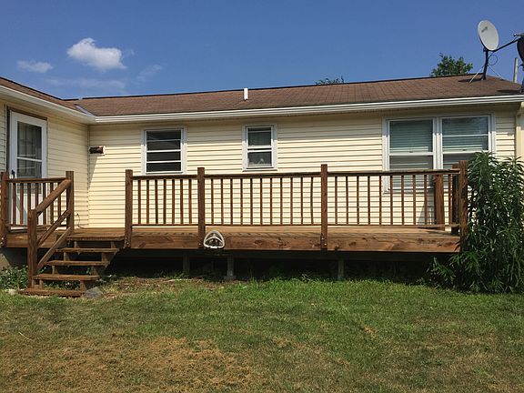 3rd image of 24 W Starbuck Ln