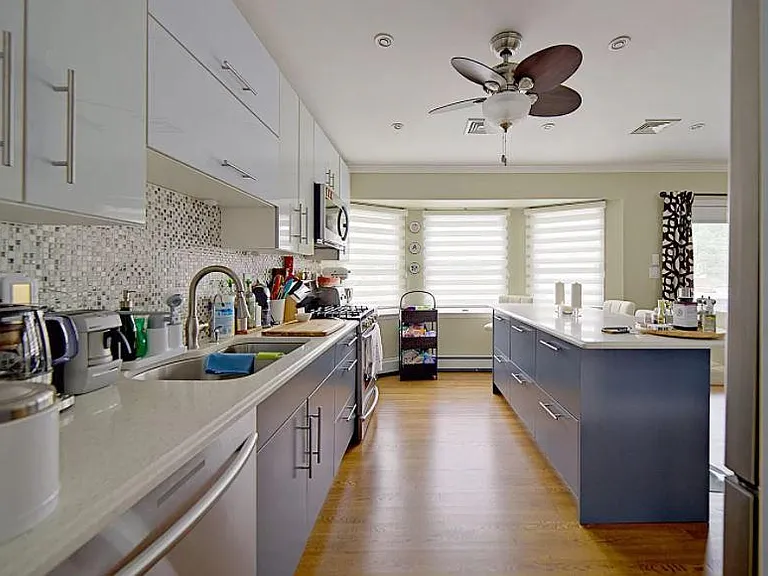 266 Edward Ave #2 — Photo 4