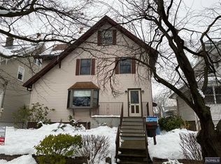 132 6th St FLOOR 2, Ridgefield Park, NJ 07660