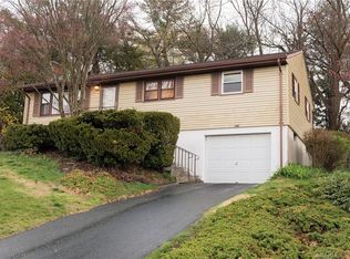 282 Virgo Dr, Groton, CT 06340