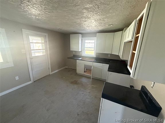 5th image of 35 N McKinley Street