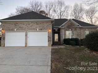 231 Landry Dr, Kings Mountain, NC 28086