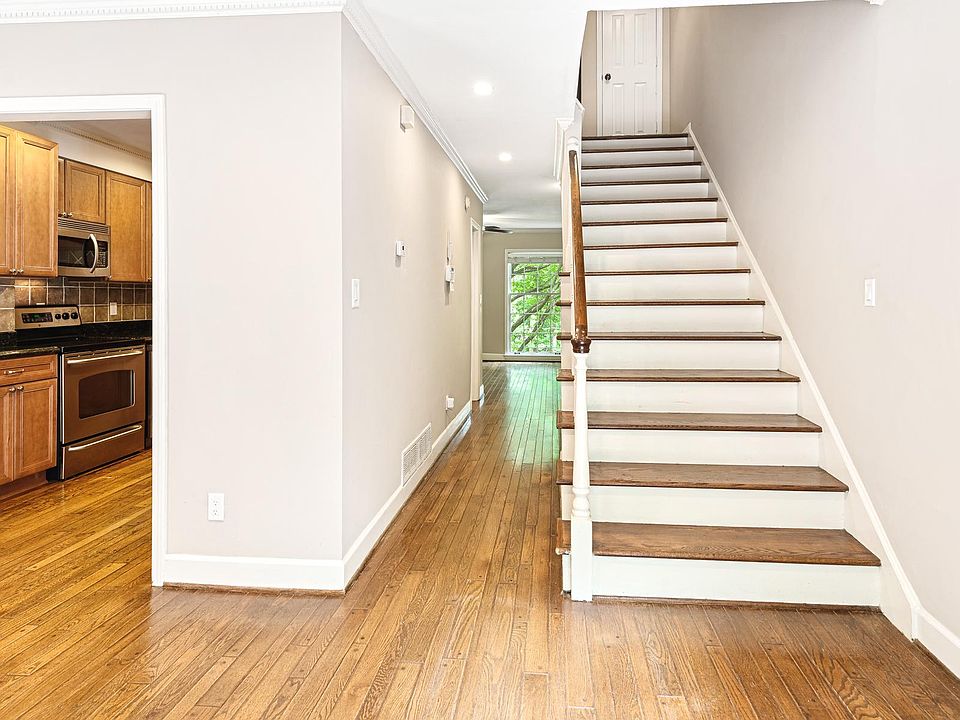 2nd level foyer view