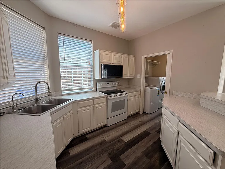 342 Arbor Ct — Photo 6