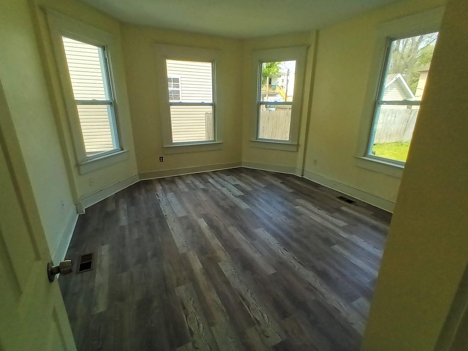 1st image of 604 W 26th St #1