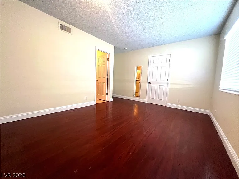 7054 Fenway Ave — Photo 16