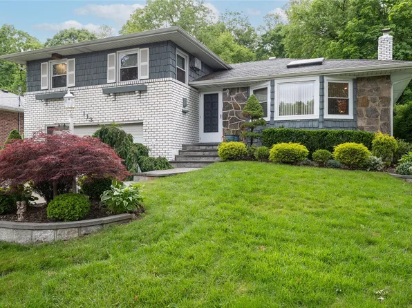 113 Stratford N, Roslyn Heights, NY 11577