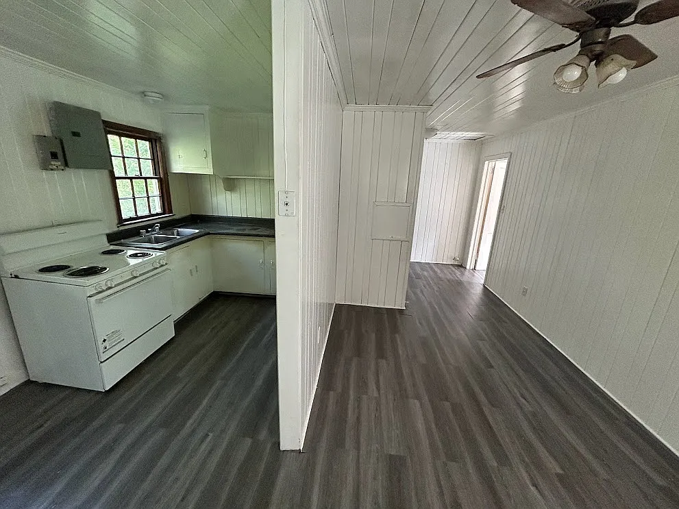 803 Rosedale Avenue - D — Photo 2