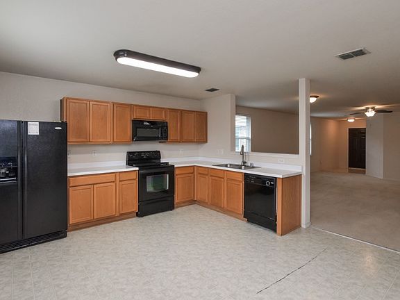 3rd image of 1105 Wyatt Earp Dr