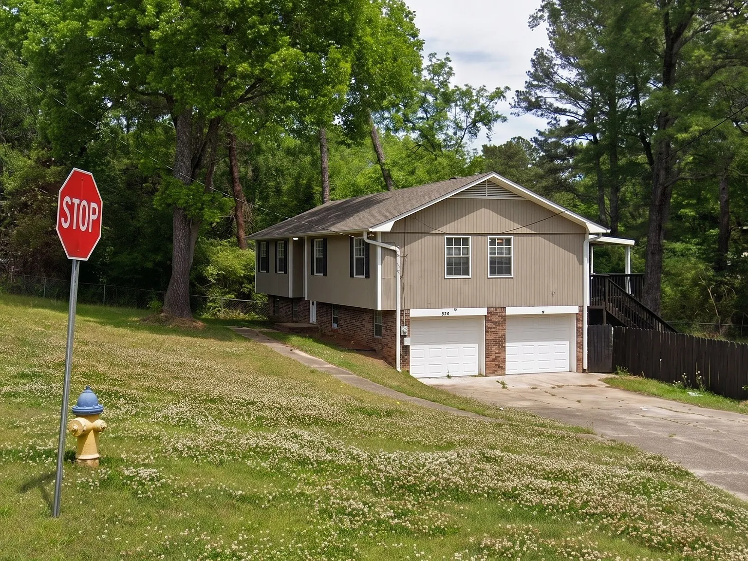 3 bed, 2.0 bath, 1878 sqft, $1,565 — Photo 3