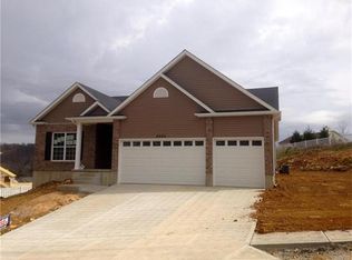 6056 Brookview Heights Dr, Imperial, MO 63052