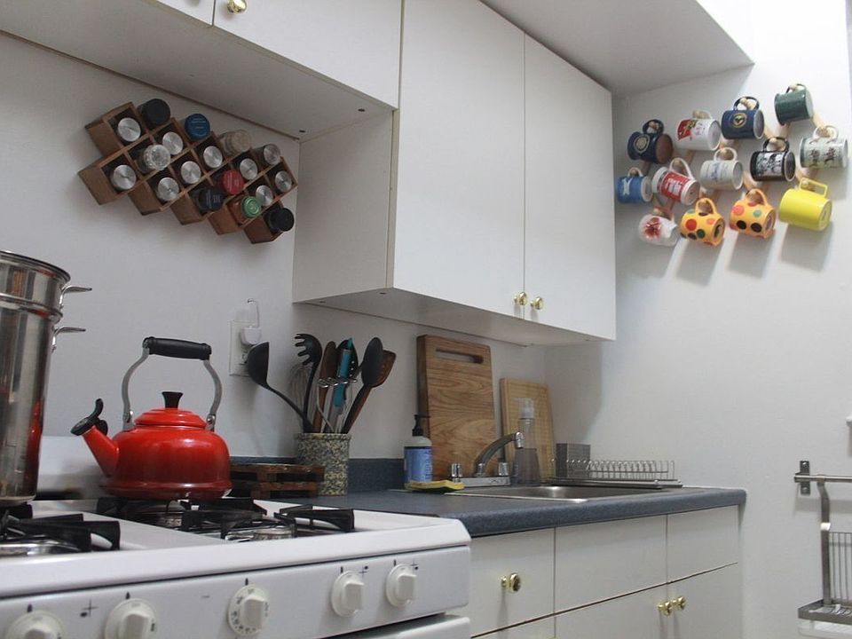 1st image of 361 E 10th St #422A