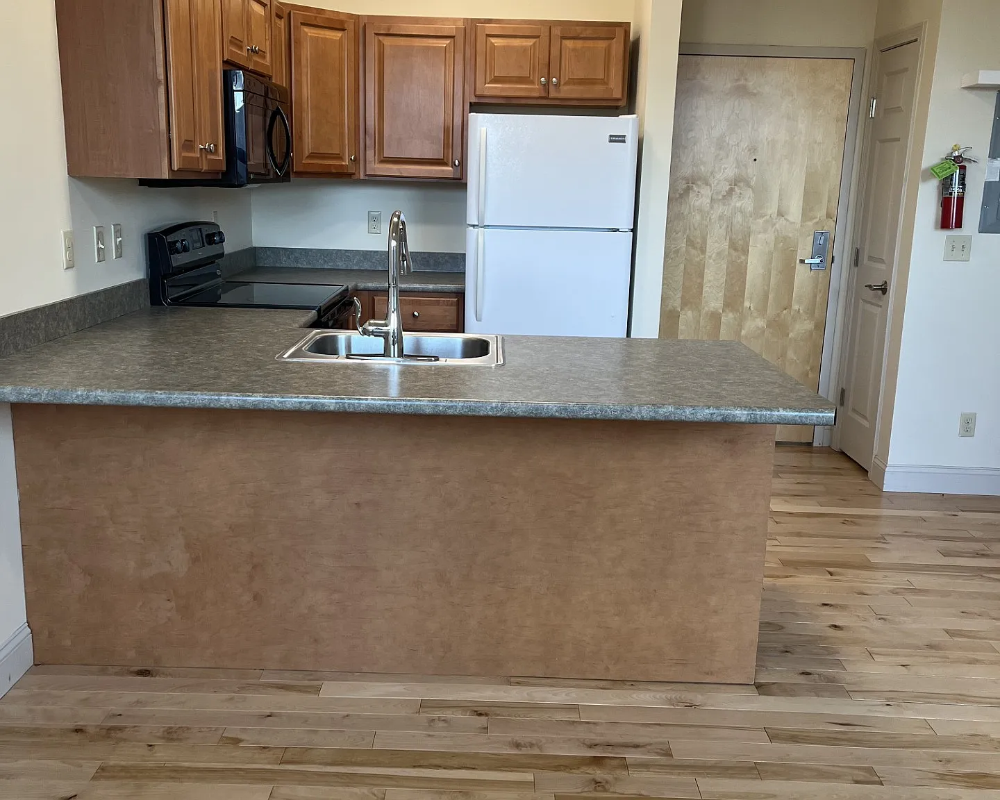 Studio, $1,600 — Photo 2