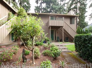 6697 Childs Rd, Lake Oswego, OR 97035