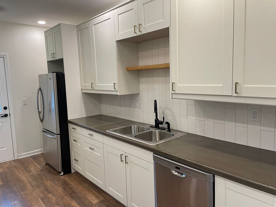 1st image of 110 Cottonwood Trl APT Lc