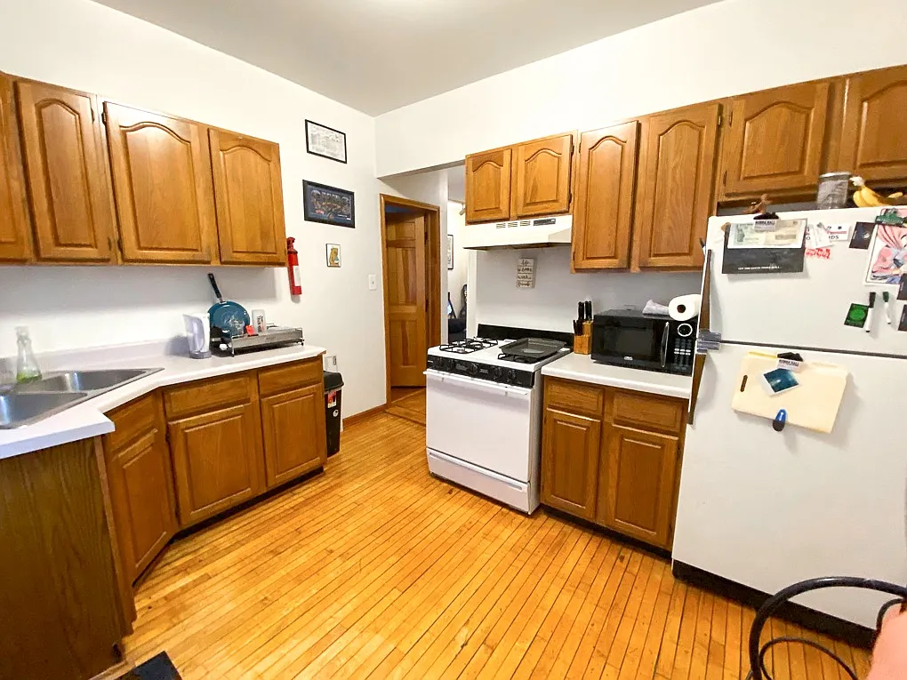 2541 N. Marshfield Ave. — Photo 3