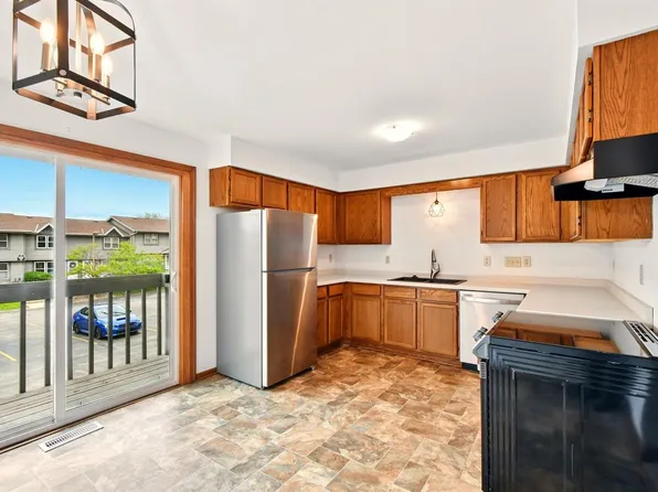 1825 Paramount DRIVE #E, Waukesha, WI 53186