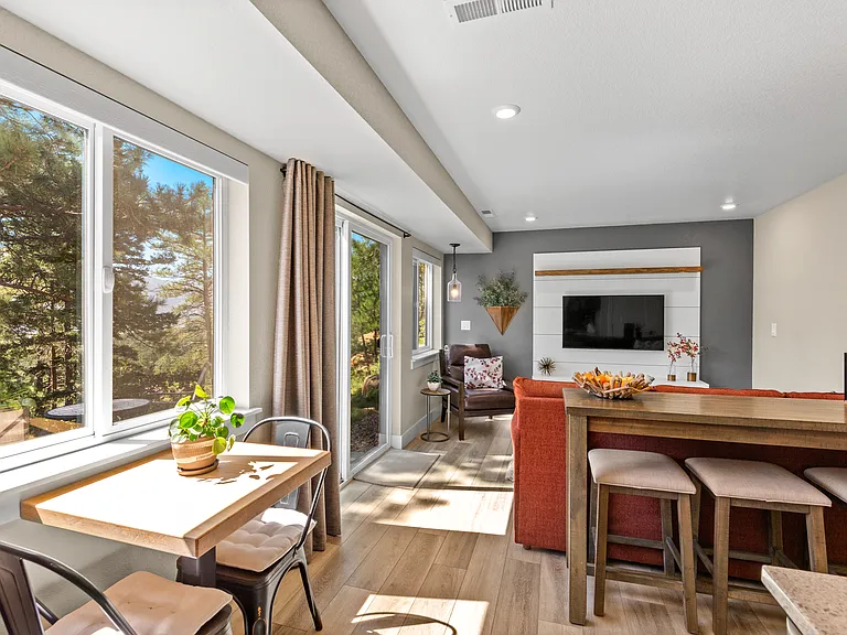 3175 Hamal Cir #B — Photo 16