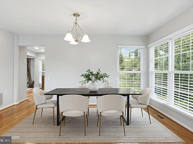 423 Foxridge Dr SW — Photo 12