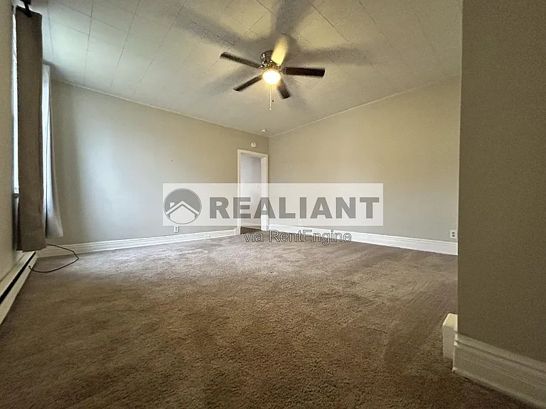 2227 Howell St #1 — Photo 12
