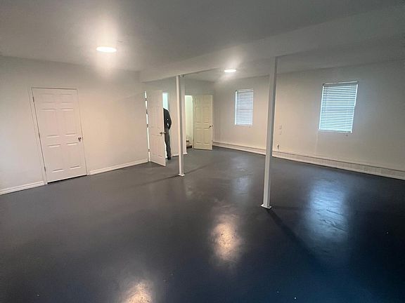 5th image of 5119 W Wendover Ave