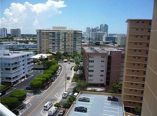 5th image of 137 Golden Isles Dr APT 1101