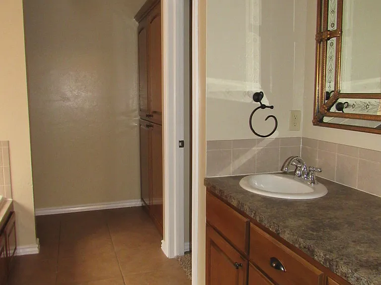 4424 NW Wolf Creek Blvd — Photo 13