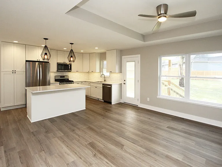 4105 J St — Photo 8