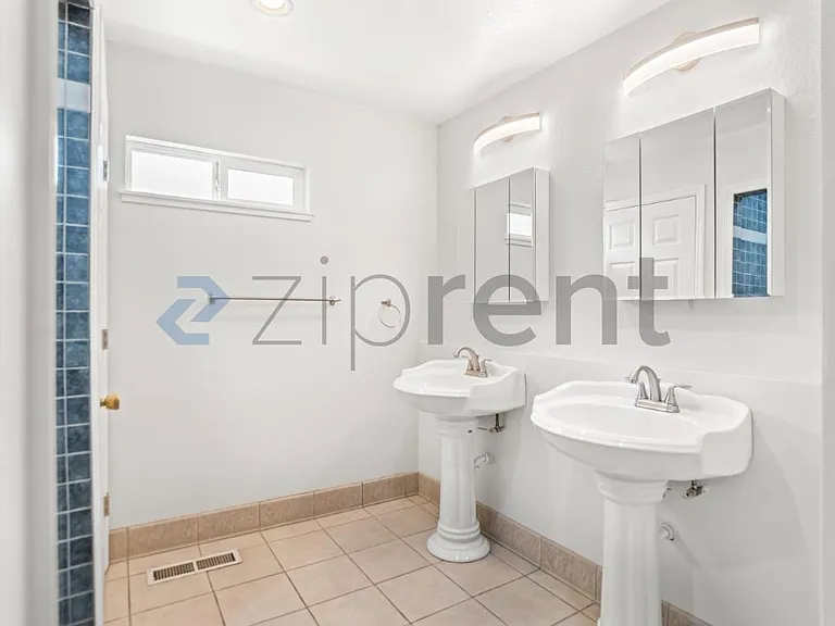 1443 Jeffery Ave — Photo 15