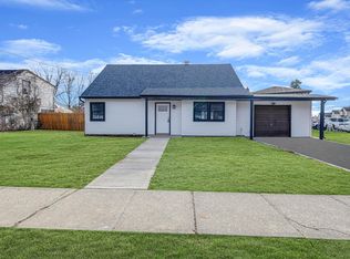186 Denton Pl, Roosevelt, NY 11575