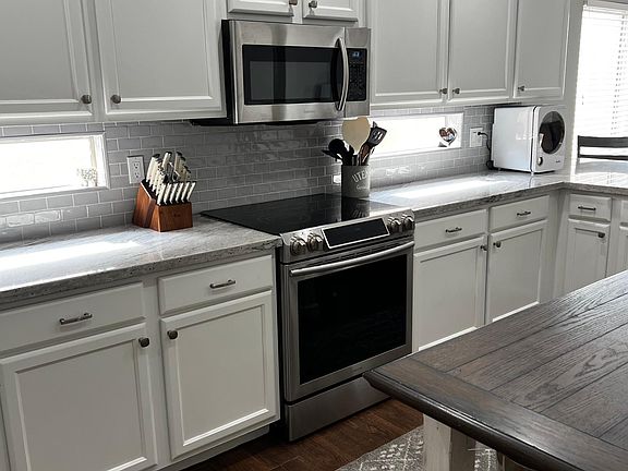5th image of 3237 E San Remo Ave