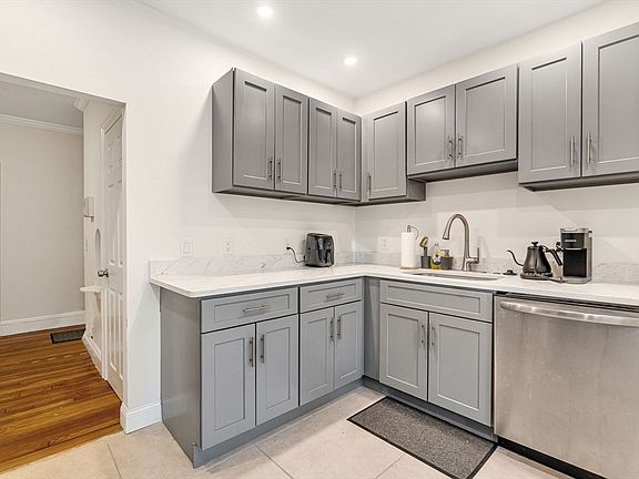 3rd image of 289 Corey Rd APT 4