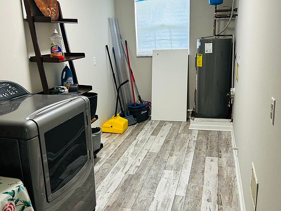 3rd image of 1159 NW Lombardy Drive