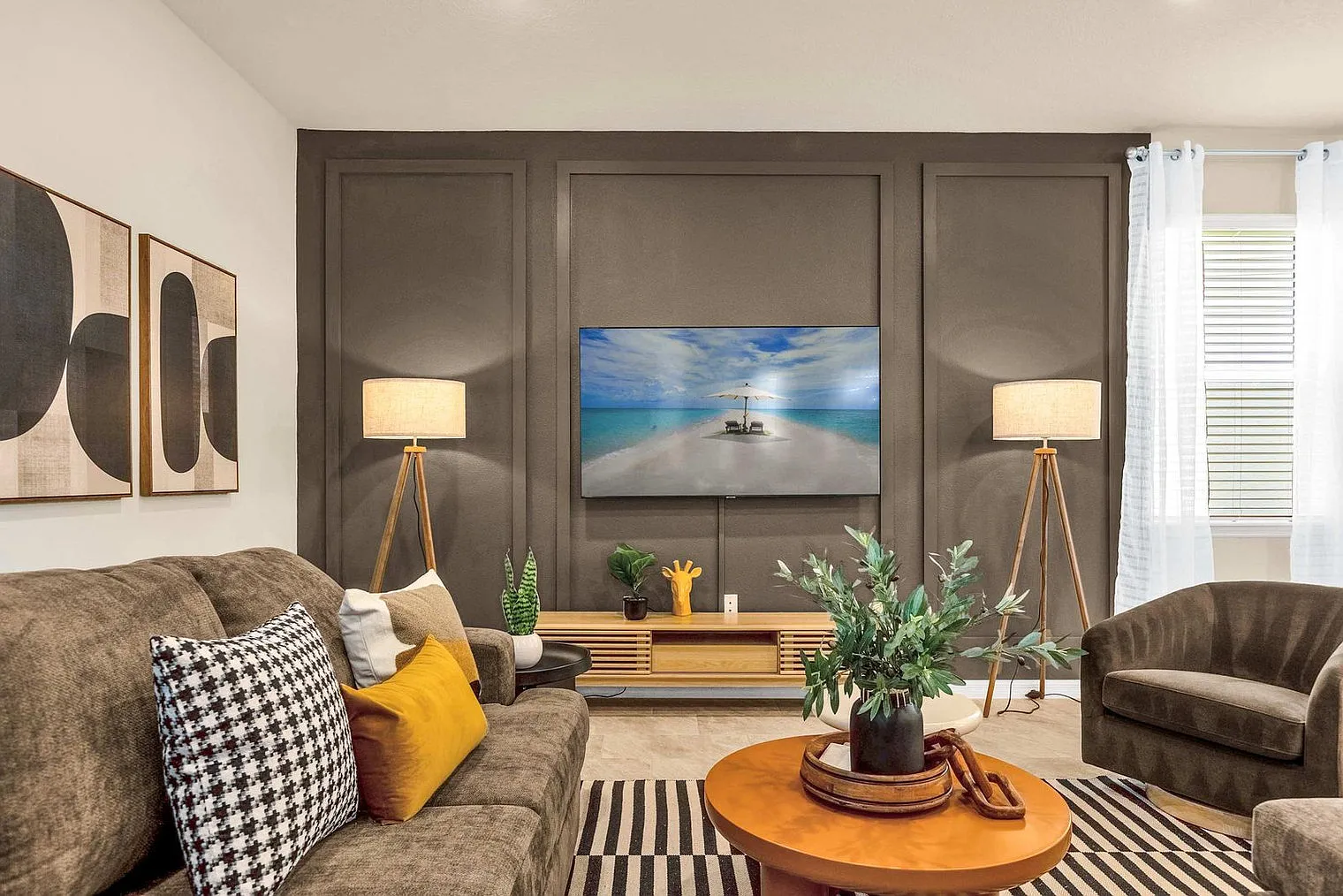8 bed, 6.0 bath, 4025 sqft, $5,329 — Photo 3
