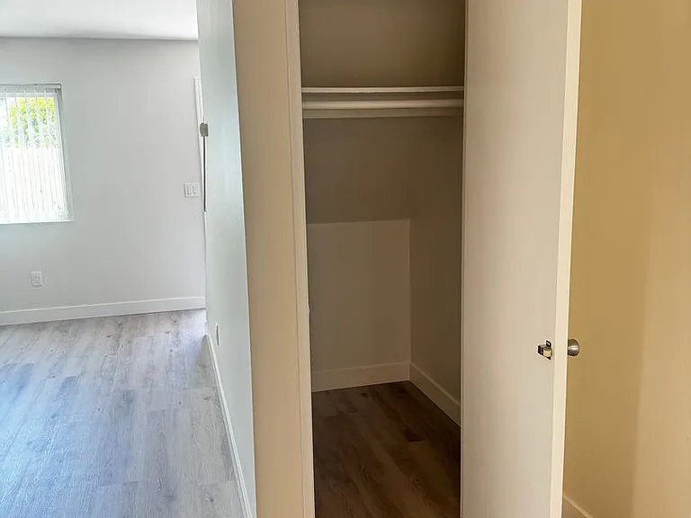 1501 Estate Villas — Photo 6