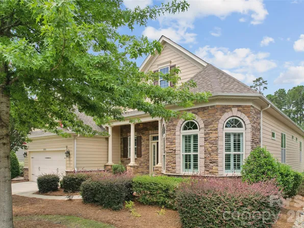 16826 Coves Edge Ln, Charlotte, NC 28278